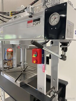 Dílenský - rovnací hydraulický lis MAQ DL 100t - 4