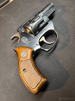 Revolver Astra 680 .22 LR - 4