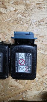 Držák aku baterie a nářadí Makita 18V - 4