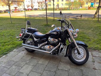 Suzuki Intruder VL 800 Volusia - 4