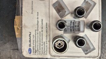 Subaru - pojistné bezpečnostní matice McGard M10 - 4