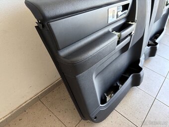 Discovery 4 obložení dveří - 4