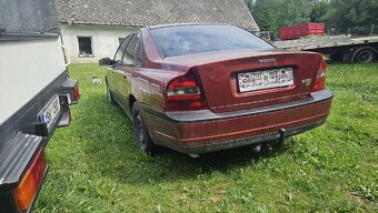 Volvo S80 2.4 D5 manuál - 4