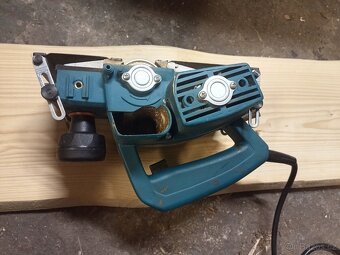 Hoblík Virutex - hoblování kulatiny - 4