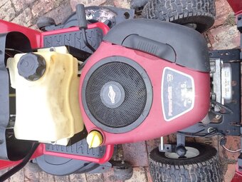 Prodám zahradní traktor - 4
