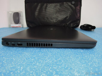 Dell Latitude 5500 15.6 IPS i5-8265u 16GB 4.Jádro Intel UHD - 4