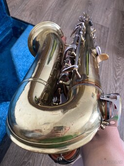 Tenorový saxofon Amati Lignatone č. 44394 - 4