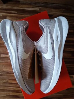 Nové běžecké tenisky Nike Revolution 7 - 4