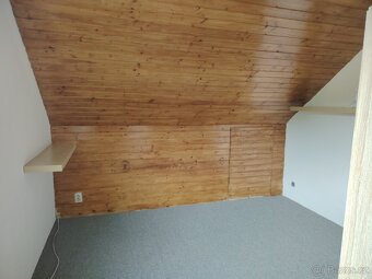 Pronájem prostorného bytu 2+kk (72 m²) v rodinném domě – C - 4