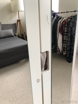 Šatní skříň se zrcadly IKEA - 4