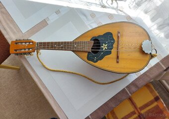 Stará kytara a mandolína - 4