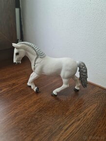 2 koně Schleich - 4