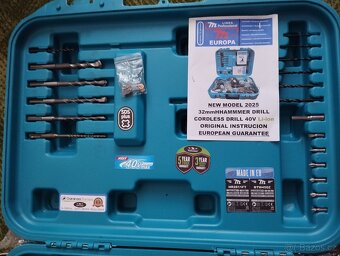 Vrtací kladivo Makita HR2811 FT a AKU utahov.Makita BTW 450Z - 4