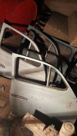 Dveře zadní i přední a od kufru Škoda 1202 - 4