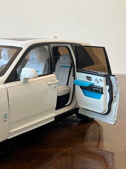 1/18 KengFai Rolls Royce Cullinan White - 4