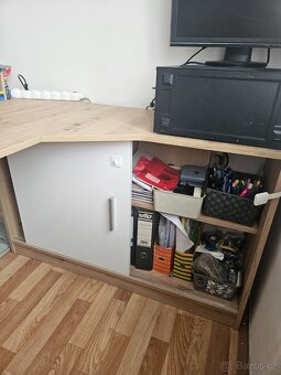 Pravý rohový stůl - 4