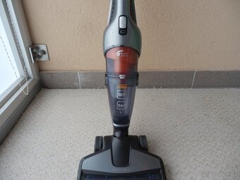 Tyčový vysavač Philips PowerPro Duo FC6168 - 4