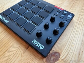 🎛️ Akai MPD218 – MIDI pad kontrolér - 4