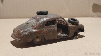 Vrak Škoda 1200 Sedan 1:43 - 4