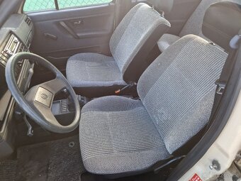 Volkswagen Jetta 1.8 benzin - hezká - - 4