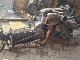 Motor Mazda 2200E - 4
