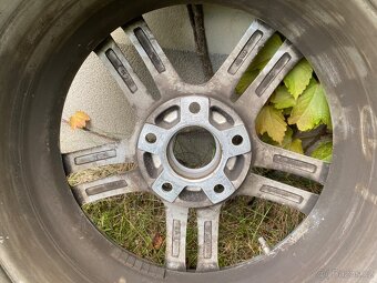 Prodam 4 kola s pneu– 8x17 5x120 ET30 + Goodyear ug8 2023 - 4