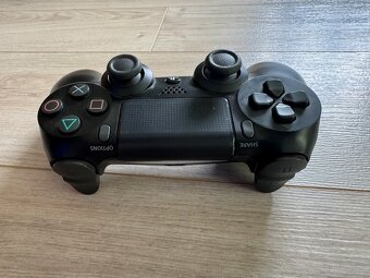 PlayStation 4 Pro 1TB + 5 her + ovladač - 4