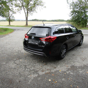 Toyota Auris 1,8i 73kw HYBRID, 2015, NAJETO 134TKM, EDITION - 4