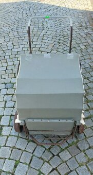 Starožitný kočárek - 4