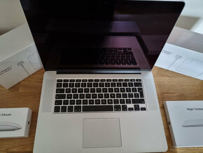 Apple MacBook Pro 15 - 2TB / i7/ 16GB/ Nové Příslušenctví - 4
