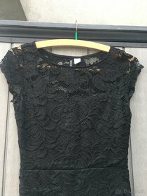 Krajkové černé společenské šaty H&M - 4