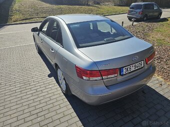 Hyundai Sonata NF 2.0 CRDI - 4