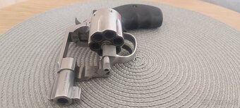 Revolver SW - 4