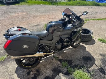 Kawasaki zzr1400 - 4