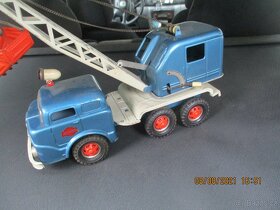 AUTO - 4