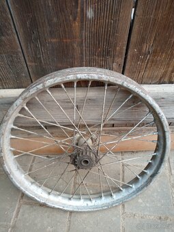 Zadní kolo Jawa Pérák 250,350 - 4