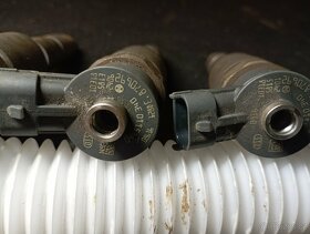 PEUGEOT, CITROEN 1,6HDI 8 VENTIL VSTŘIKY 0445110340 - 4