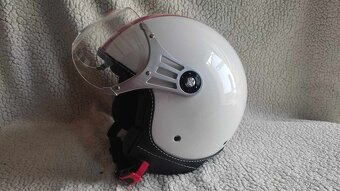 Stylová helma na motorku. Bílá s trikolórou. Nová - 4