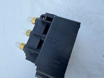 Mercedes-Benz rozdělovač vzduchu - 4