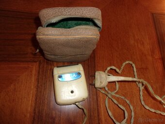 Starý holicí strojek - 4