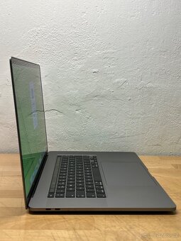MacBook Pro 16” 2019 CTO/16GB RAM/i7/512GB SSD/ Záruka - 4