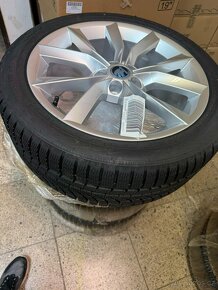 ŠKODA SUPERB III - Nová zimní sada kompletních kol 18" - 4