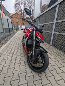 Ducati Streetfighter V2 Ducati Red s doplňky - 4