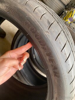 Letní pneu 225/40 R19 - 4