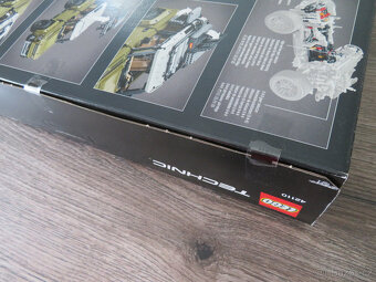 LEGO Technic 42110 Land Rover Defender - 4