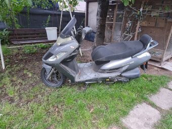 Kymco dink Yager 125 - 4