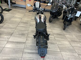 Moto Morini Seiemmezzo STR 650 2025 - 4