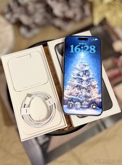 Apple iPhone 15 Pro Max 256GB White Titanium Výborný stav - 4