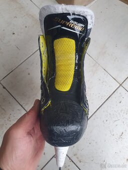 Brusle a hokejová výstroj - 4