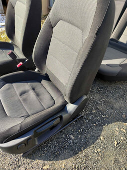 Sedačky Passat B7 - sedan - 4